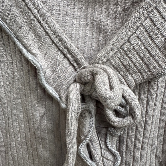 Nova Kids 3T Girls Gray Ruffle Cardigan Sweater - Picture 3 of 6